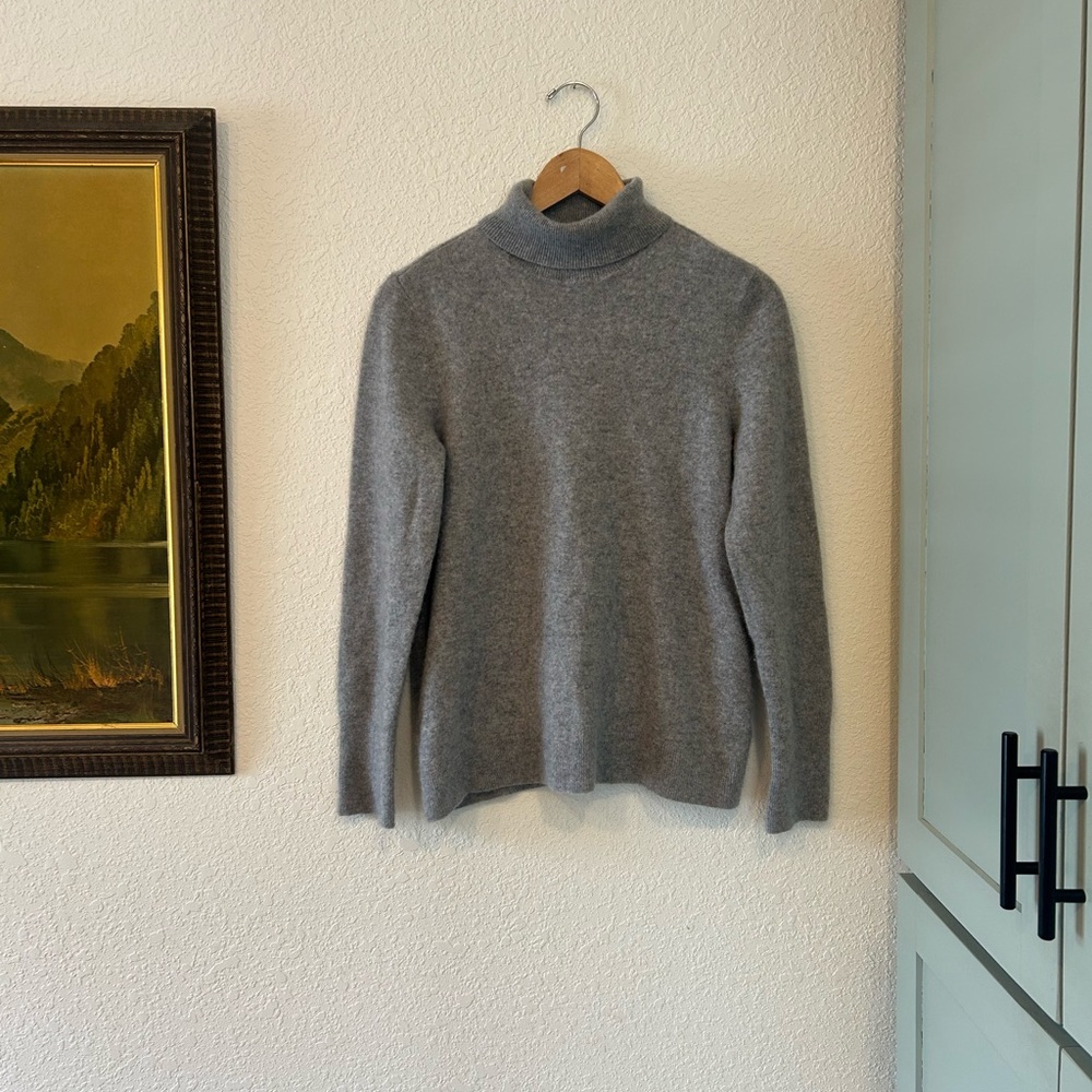 Cashmere sweater